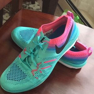 Nike Free Focus Flyknit - Size 8